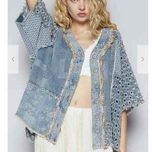 078.V-neck short sleeve jersey in twill Top,textured and printed woven patchwork